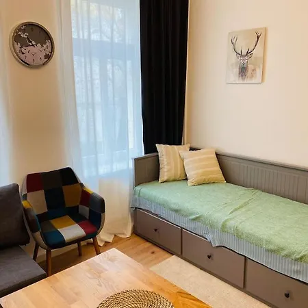 아파트 Big, Bright And Cozy Apartment, 15 Min To Center. *