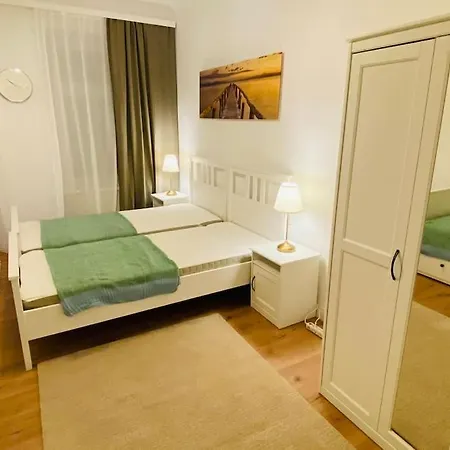 Big, Bright And Cozy Apartment, 15 Min To Center.